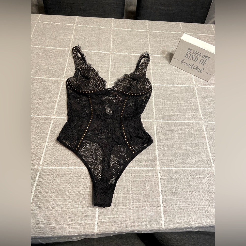 VS lace bodysuit 🖤✨NWT✨